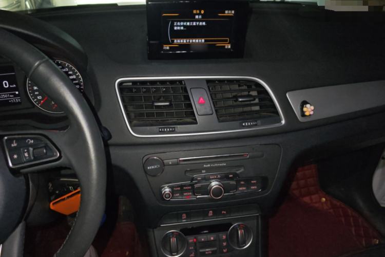 Used Audi Q3 2017 35 TFSI Fashion Model Audio And AC Panel