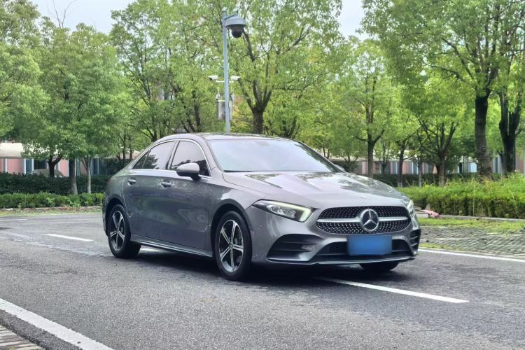 Used Mercedes-Benz A-Class 2022 Second Facelift A 200 L Sport Sedan Fashion Version
