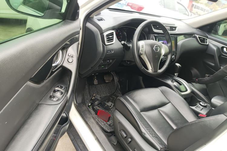 Used Nissan X-Trail 2016 2.5L CVT Sport Edition 4WD Driver Seat