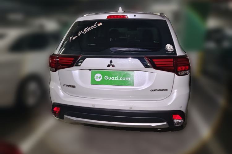 Used Mitsubishi Outlander 2018 2.4L 4x4 Luxury Edition 7-Seater
