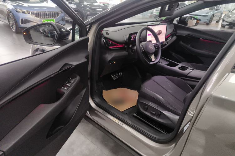 Used Volkswagen ID.UNYX 2024 Pro Long-Range Version

