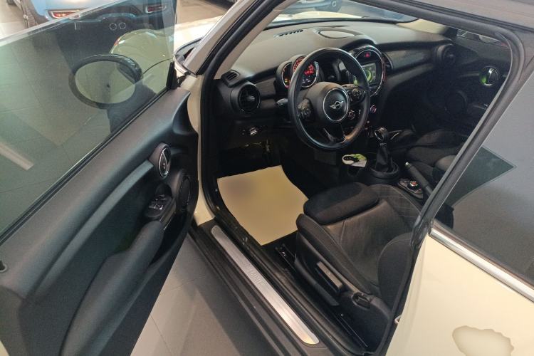 Used MINI MINI 2016 1.5T COOPER
