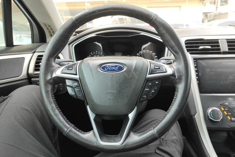 Used Ford Mondeo 2013 2.0L GTDi 200 Fashion Edition Steering Wheel