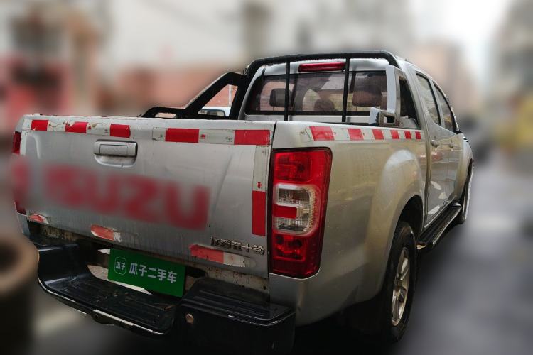 Used Isuzu JLM 2018 2.5T Two-Wheel Drive Diesel Luxury Version with Extended Cargo Bed JE4D25Q5A Rear Right 45 Deg