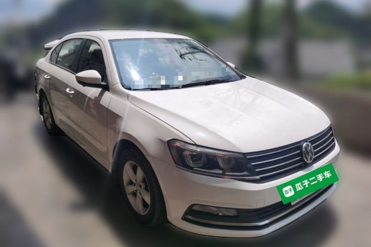 Used Volkswagen Lavida 2015 1.6L Automatic Fashion Edition Front Right 45 Deg