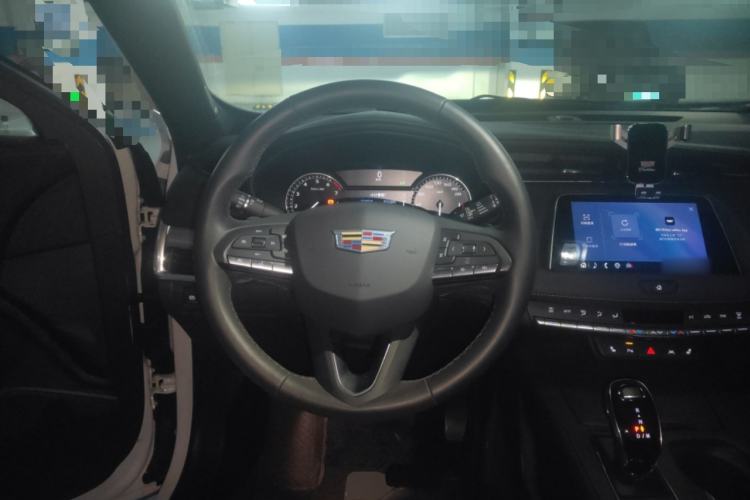 Used Cadillac XT4 2022 28T Two-Wheel-Drive Luxury Version
