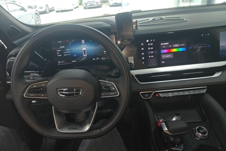 Used Geely Auto Monjaro L 2024 2.0TD DCT EVO Two-Wheel Drive Long-Range Version Center Console