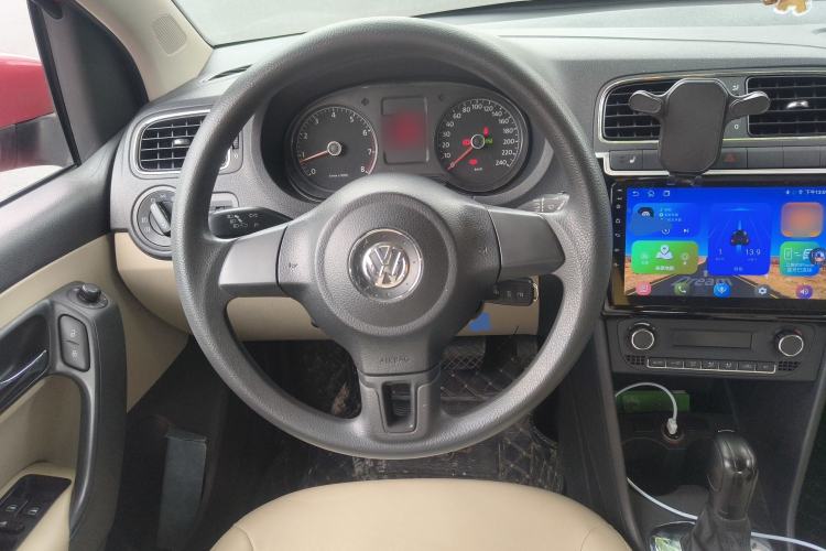 Used Volkswagen Polo 2011 1.6L Automatic ZhiKu Edition Steering Wheel
