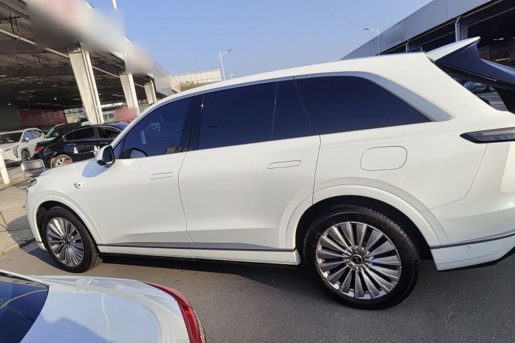 Used ONVO Luxeed L90 2025 Model—Ultra Six-Seater Version