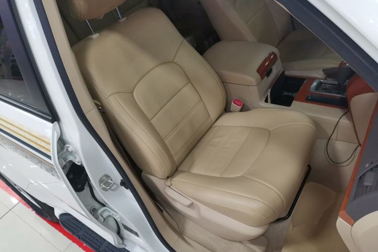 Used Toyota Land Cruiser 2015 4.0L V6 Middle East Low-Trim Version
