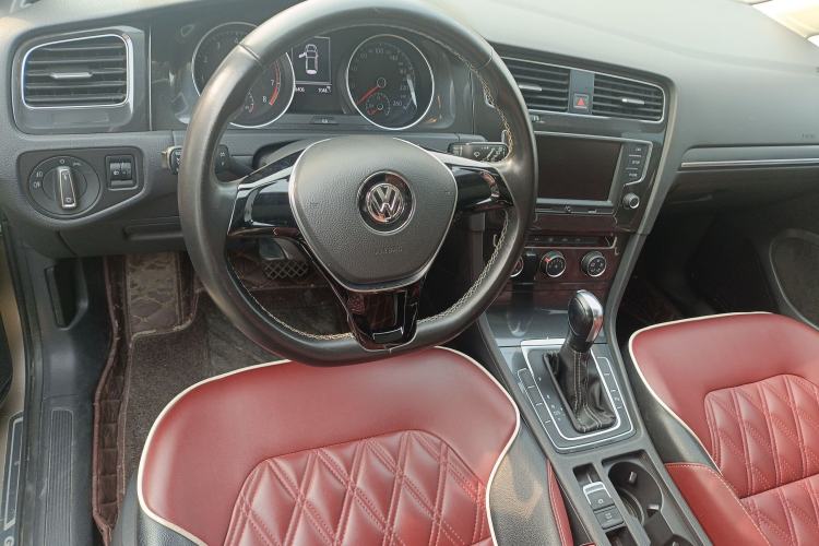 Used Volkswagen Golf 2017 1.6L Automatic Comfort Million-Vehicle Anniversary Edition