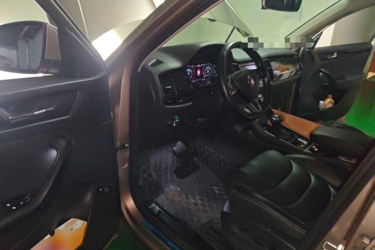 Used Skoda Kodiaq 2019 Facelifted TSI330 7-Seater Two-Wheel-Drive Deluxe Enjoyment Version China V Emission Standard Driver Seat