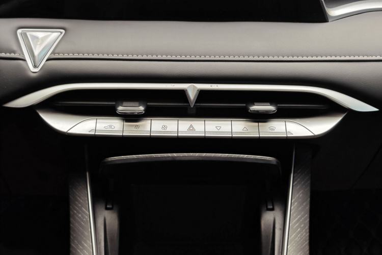 Used Venucia V 2021 260T Idol Edition Interior 9