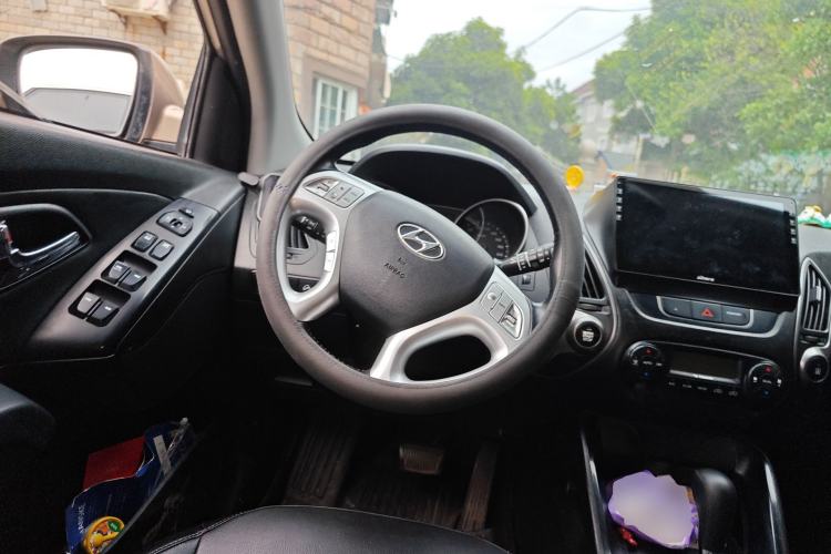 Used Hyundai ix35 2013 2.0L Automatic Two-Wheel Drive Smart GLS China IV Standard
