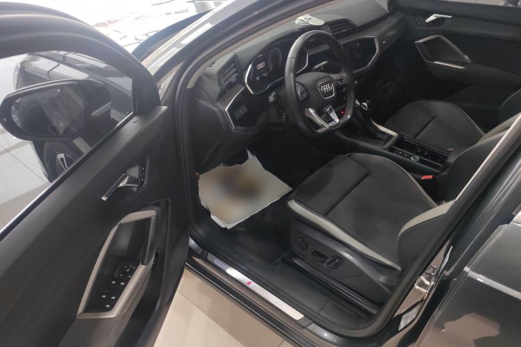 Used Audi Q3 2022 35 TFSI Fashion Dynamic Model
