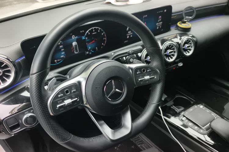 Used Mercedes-Benz A-Class 2020 Restyled A 200 L Sport Sedan Fashion Version Steering Wheel