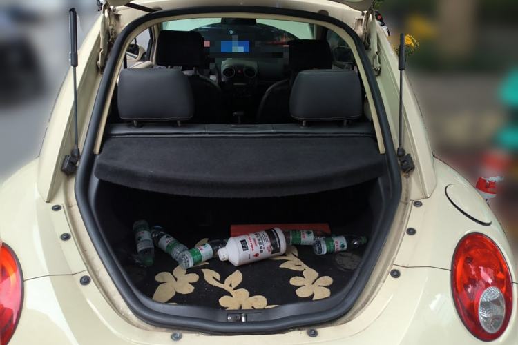 Used Volkswagen Beetle 2010 1.6 AT Trunk