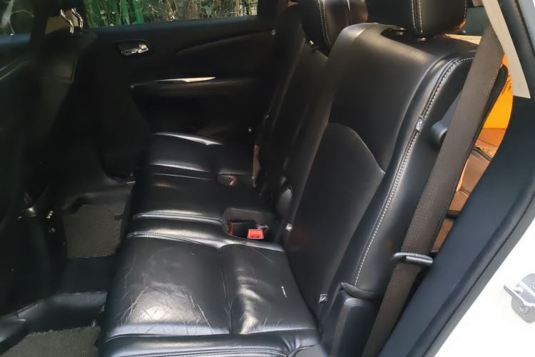 Used Dodge Journey 2013 2.4L Two-Wheel Drive Luxury Version