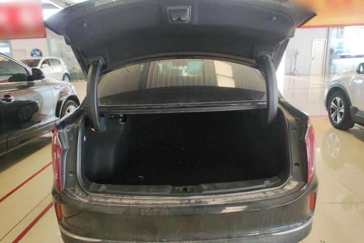 Used Hongqi E-QM5 2024 610 km PLUS Trunk