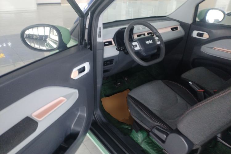 Used Chery QQ Ice Cream 2022 120km Conical Shape Lithium Iron Phosphate Driver Seat