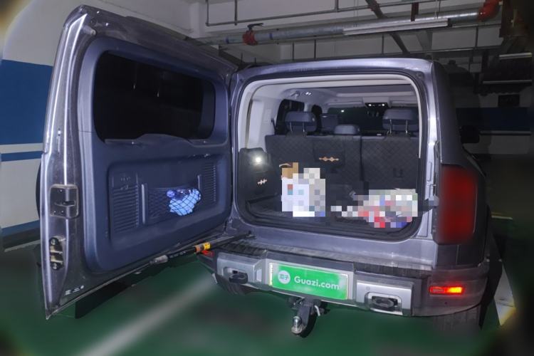 Used Formula Leopard 5 2023 Navigator Edition Trunk