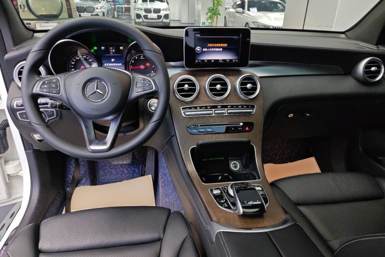 Used Mercedes-Benz GLC 2016 GLC 300 4MATIC Dynamic Model
