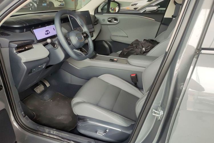 Used Lynk & Co 06 EM-P 2025 EM-P 126 Long-Range Max Left Front Seat