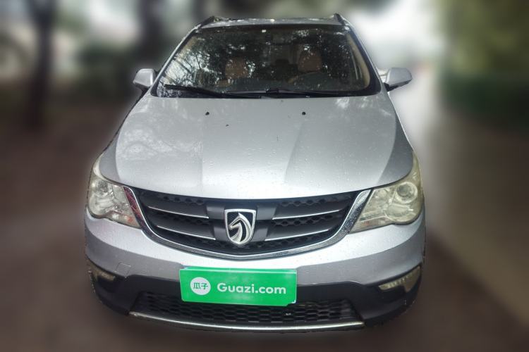 Used Baojun 730 2014 1.5L manual luxury trim 7 seats