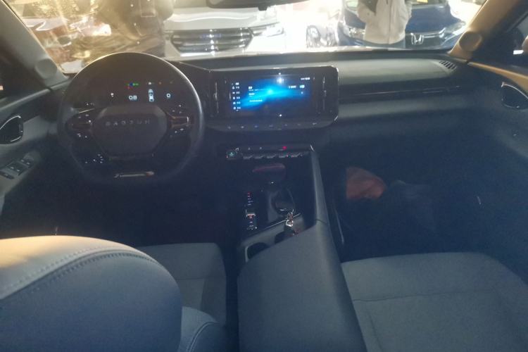 Used Baojun RC-5 2020 1.5T CVT Smart Shine Prestige Edition Center Console