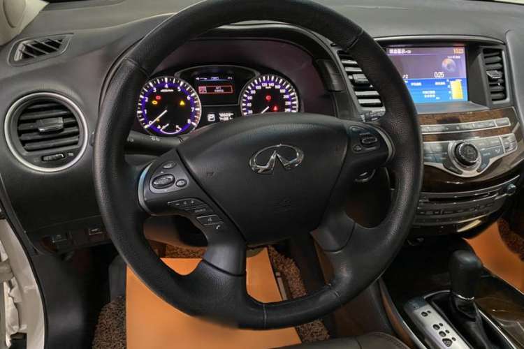 Used Infiniti JX 2013 JX35 Two-Wheel-Drive Excellence Edition
