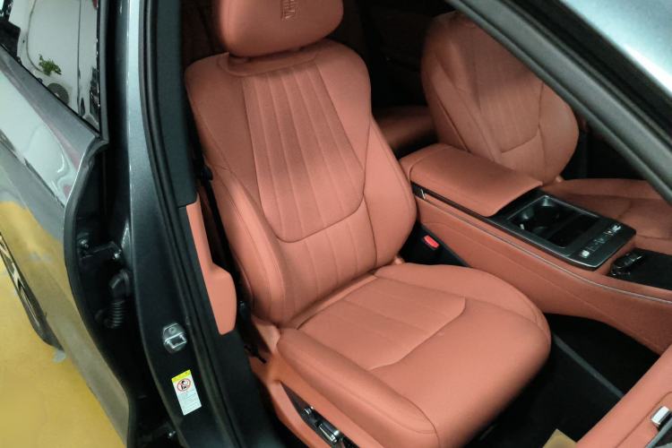 Used BYD Tang L 2025 EV with 670 km Range LiDAR and Premium Features Right Front Seat