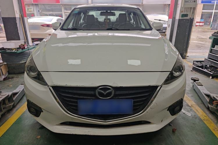 Used Mazda 3 Axela 2016 Sedan 1.5L Automatic Comfort Model
