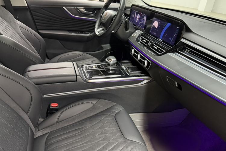 Used Hongqi HS5 2023 2.0T Qixiang Pro Edition Interior 4