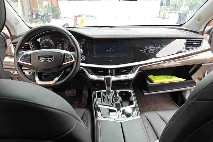 Used Geely Auto Emgrand GT 2020 Revised 1.8T Navigation Edition Center Console