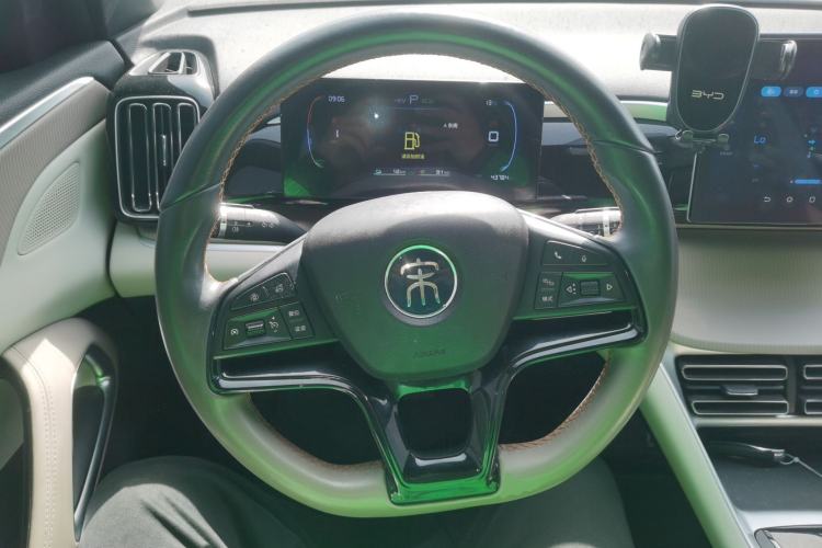 Used BYD Song Pro New Energy 2024 HONOR Edition DM-i 71KM Navigation Model