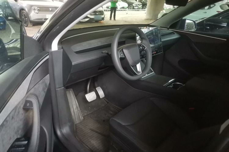 Used Tesla Model Y 2025 Long-Range All-Wheel Drive First Edition Left Rear Seat