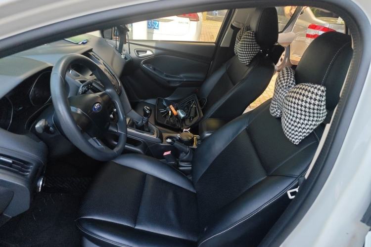 Used Ford Focus 2012 Hatchback 1.6L Manual Comfort Model