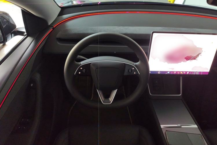 Used Tesla Model Y 2025 Long-Range All-Wheel Drive First Edition Steering Wheel