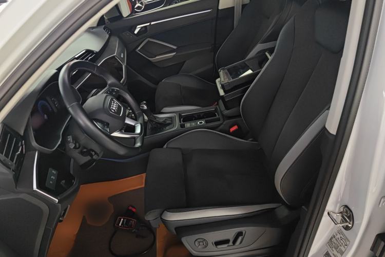 Used Audi Q3 2021 40 TFSI Fashion Dynamic Model
