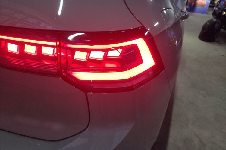 Used Volkswagen Golf 2025 300TSI R-Line
