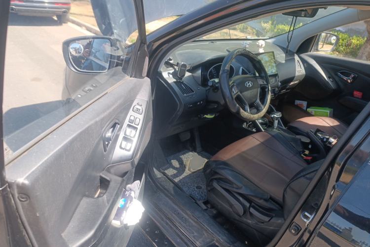 Used Hyundai ix35 2015 2.0L Automatic 2WD Smart Type China IV