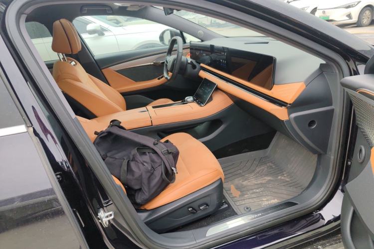 Used VOYAH PASSION 2024 PHEV Four-Wheel Drive Ultra-Long Range Flagship Model Right Front Seat