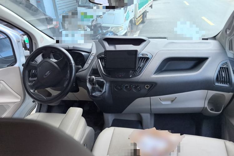 Used Ford Transit 2019 2.0T Diesel Commercial & Travel Short Wheelbase Low-Roof 8-Seater China VI
