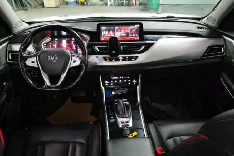Used CHANGAN CS75 2018 280T Automatic Smart Edition China V-standard Center Console