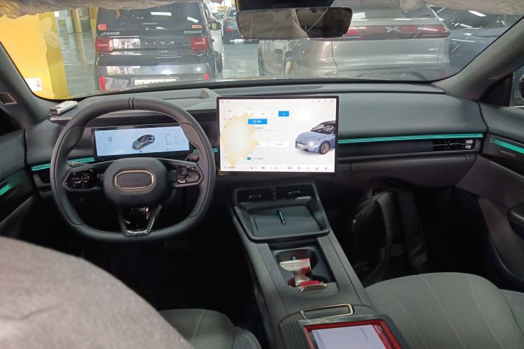 Used Lynk & Co 07 2024 EM-P 126 Long-Range Halo Center Console