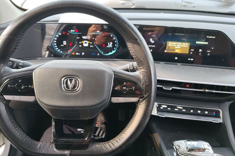 Used CHANGAN Eado 2022 PLUS Blue Whale NE 1.4T GDI DCT Prestige Edition Center Console