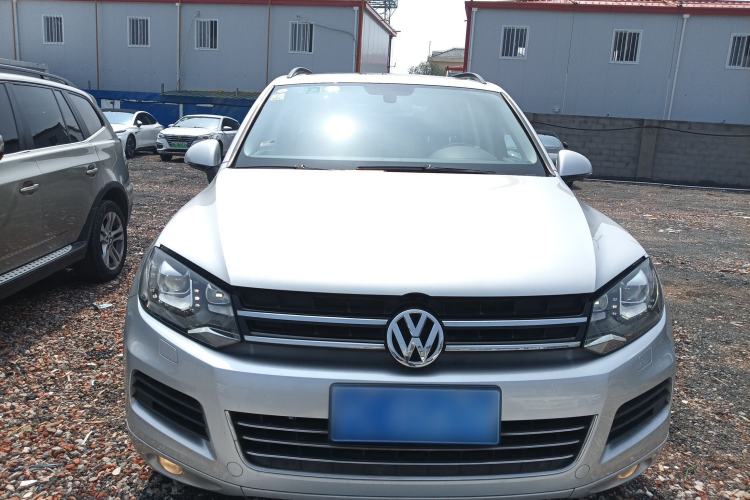 Used Volkswagen Touareg 2011 3.0 TSI Comfort Version Front