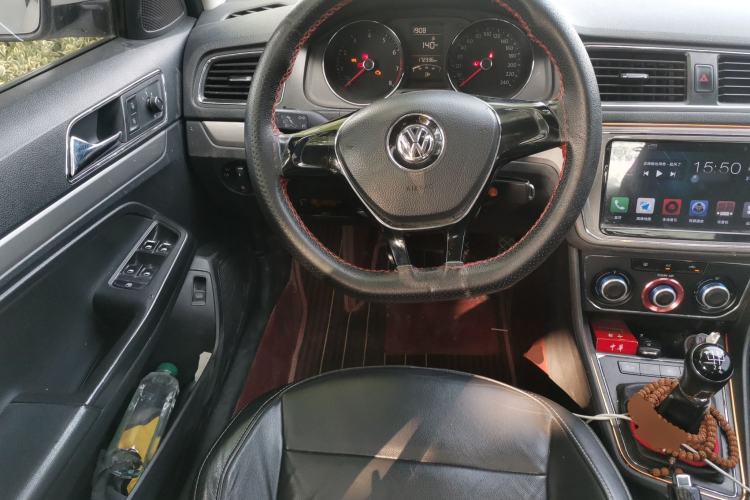 Used Volkswagen Lavida 2015 1.6L Manual Comfort Edition
