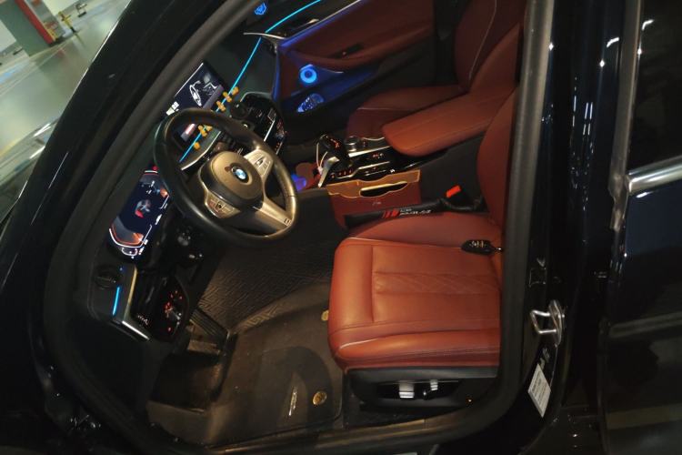 Used BMW 5 Series 2023 530Li Leading Model M Sport Package Left Front Seat