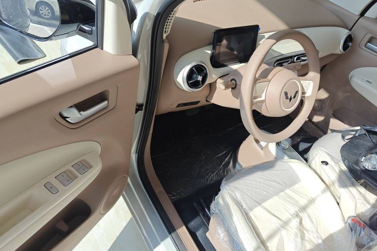 Used Wuling Hongguang MINIEV 2025 Four-Door Version Advanced Edition
